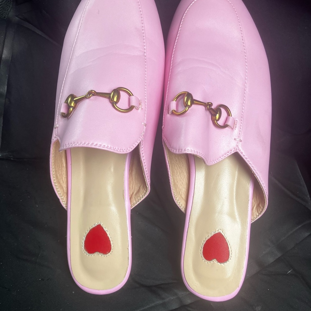 ⚜️Pink Women's Leather Loafers (Mules) with Gold Buckle⚜️